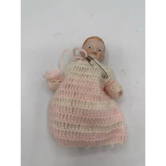 1979 Vintage Shackman Porcelain Doll Fully Jointed In Hand Crocheted Outfit - Picture 1 of 4